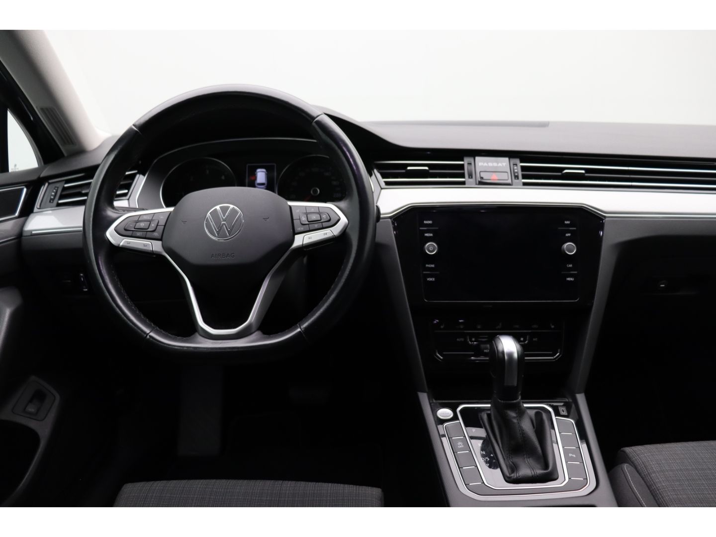 Fahrzeugabbildung Volkswagen Passat Variant 2.0 Business 3-Zonen-Klima Kamera