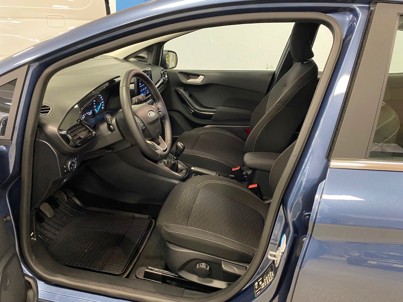 Fahrzeugabbildung Ford Fiesta 1.0 EcoBoost Titanium+LED+ALLWETTER+I-ACC