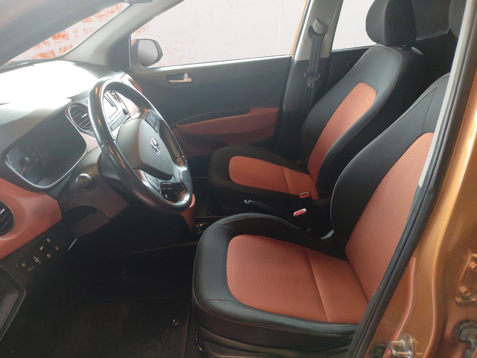 Fahrzeugabbildung Hyundai i10 Style ! PDC ! beh. LR ! Schiebedach ! VOLL !