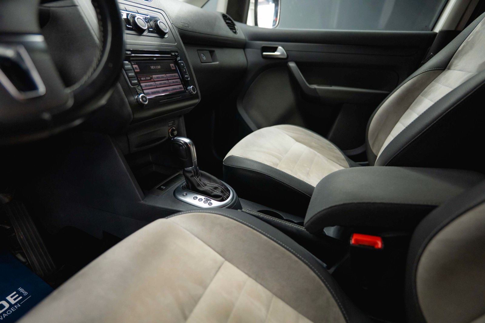Fahrzeugabbildung Volkswagen Caddy 1.6 TDI DSG Edition 30 Sport | Alcantara