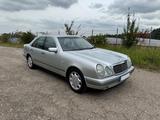 Mercedes-Benz W210 E 320 Elegance Rostfrei inkl. Historie - Mercedes-Benz E 320: Elegance