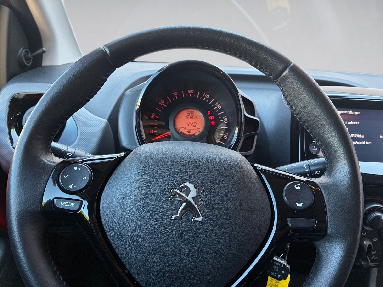 Fahrzeugabbildung Peugeot 108 1.0 VTi Style Klima,Radio,Allwetterreifen