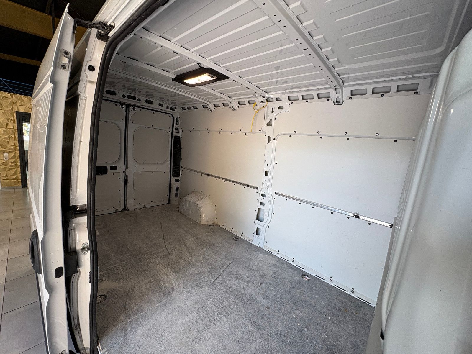 Fahrzeugabbildung Fiat Ducato/L4H2 RS: 4035 mm/KAMERA/APPLE/NAVI/3-SITZ