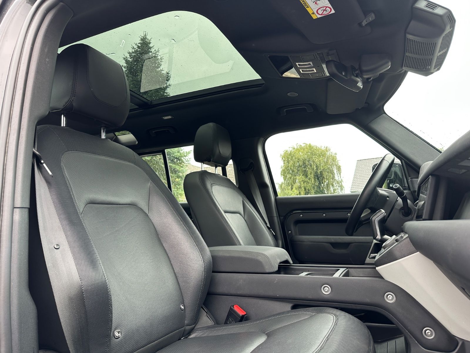 Fahrzeugabbildung Land Rover Defender 110 X-Dynamic 7Sitzer*MERIDIAN*LEDER