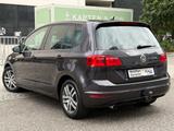 Volkswagen Golf Sportsvan//*KEY-LESS*//*AHK*//*2 HAND* - Volkswagen Golf: Sport