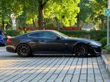 Jaguar XKR 5.0 V8 XKR Coupé R - schwarze Jaguar XKR