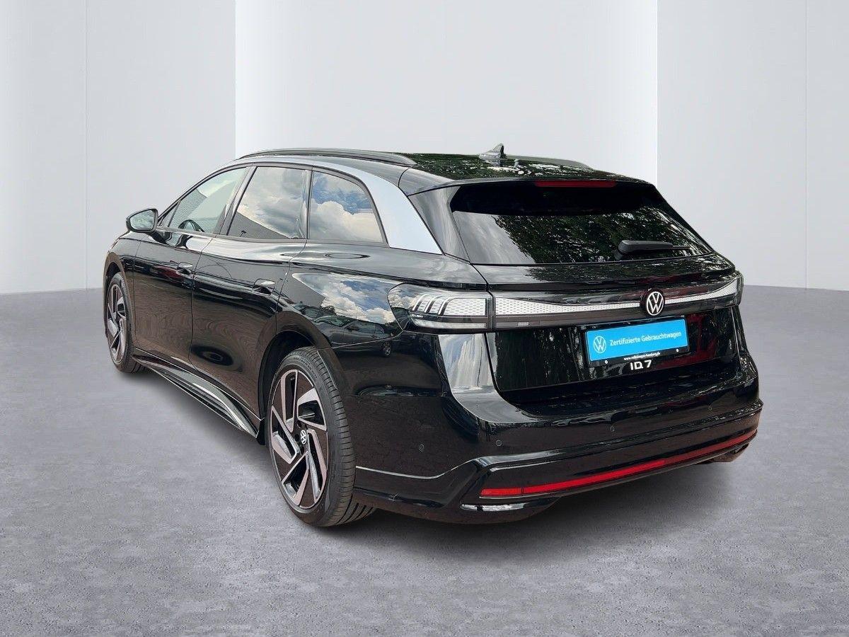 Volkswagen ID.7 Tourer Pro Matrix-LED AHK Wärmepumpe