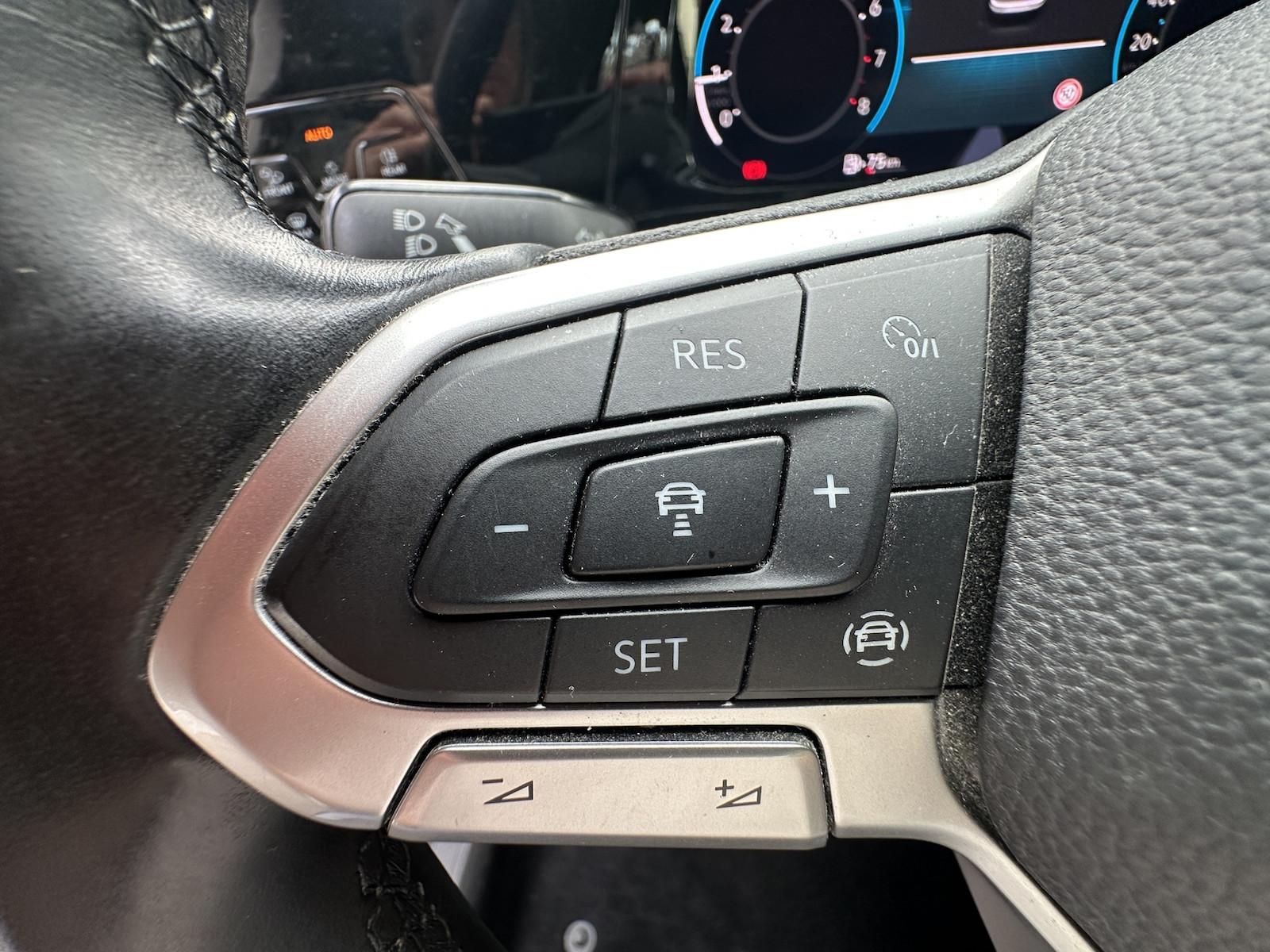 Volkswagen Golf 1.5 TSI Lim. Life LED Matrix Pano APP, миниатюра 29