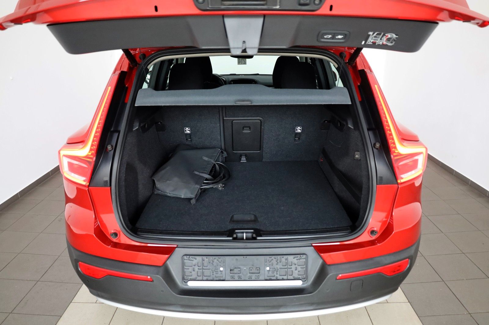 Fahrzeugabbildung Volvo XC40 InscriptionT5 Expression,Navi,CarPlay,Kamer
