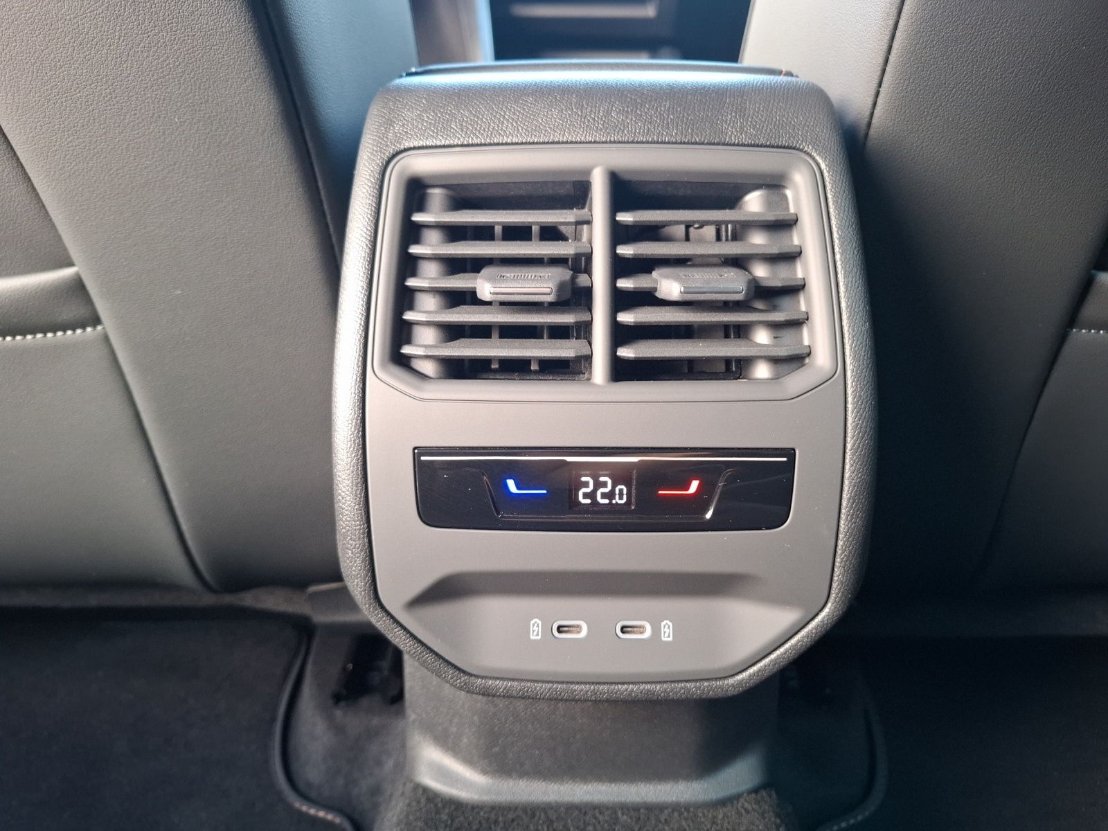 Fahrzeugabbildung CUPRA Formentor TSI DSG LED ACC RFK SH 19"