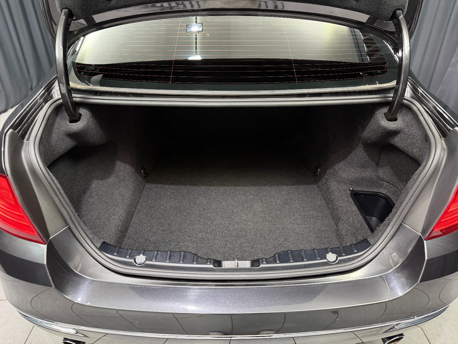 Fahrzeugabbildung BMW 535d Limousine|HuD|HIFI|STANDHZG|NAVI|LEDER
