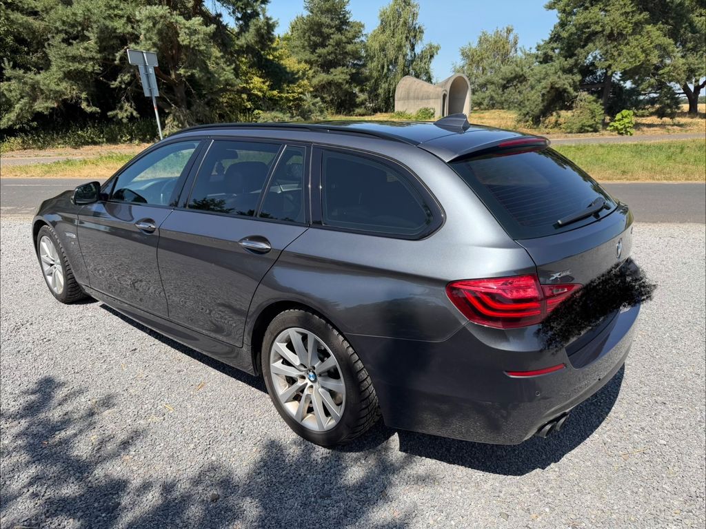 Image of BMW 530
