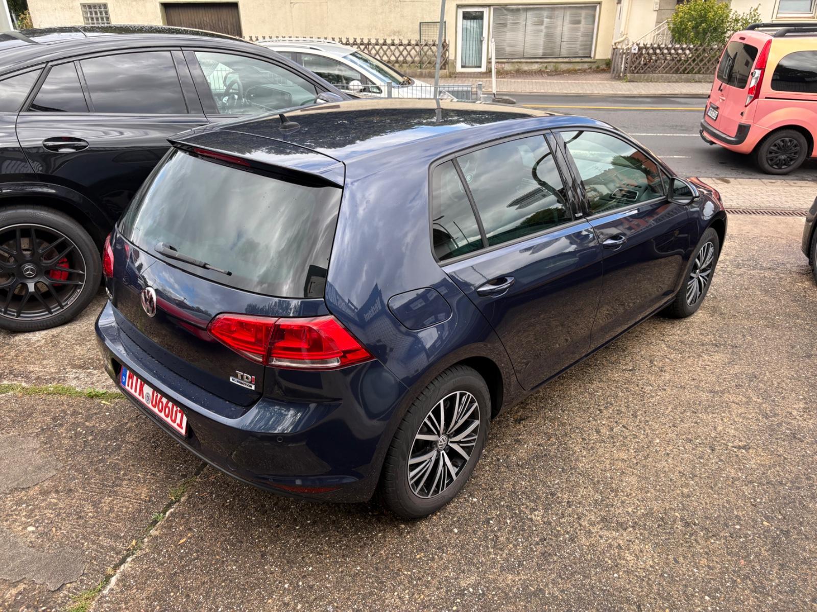Volkswagen Golf VII Lim Allstar BMT Navi Klimaautomatik Alu