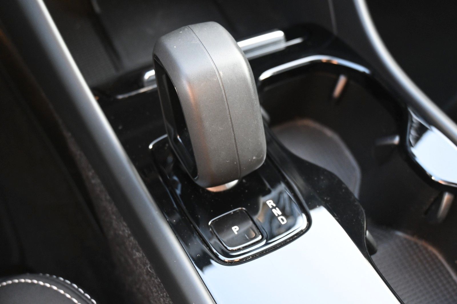 Fahrzeugabbildung Volvo C40 Recharge Pure Electric Plus *LED*STHZ*BLIS