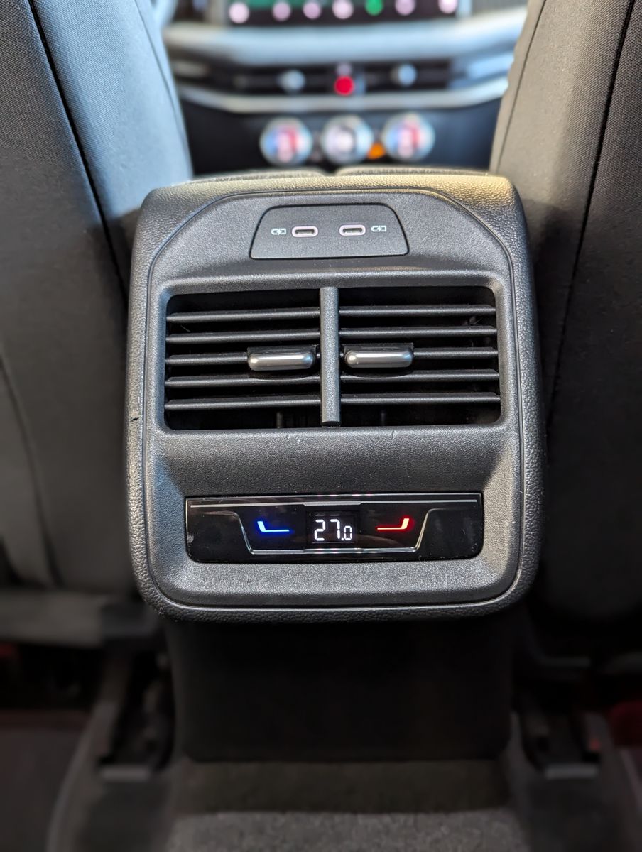 Fahrzeugabbildung SKODA Superb 2.0 TDI 4x4 Selection Matrix AHK 5J Garan
