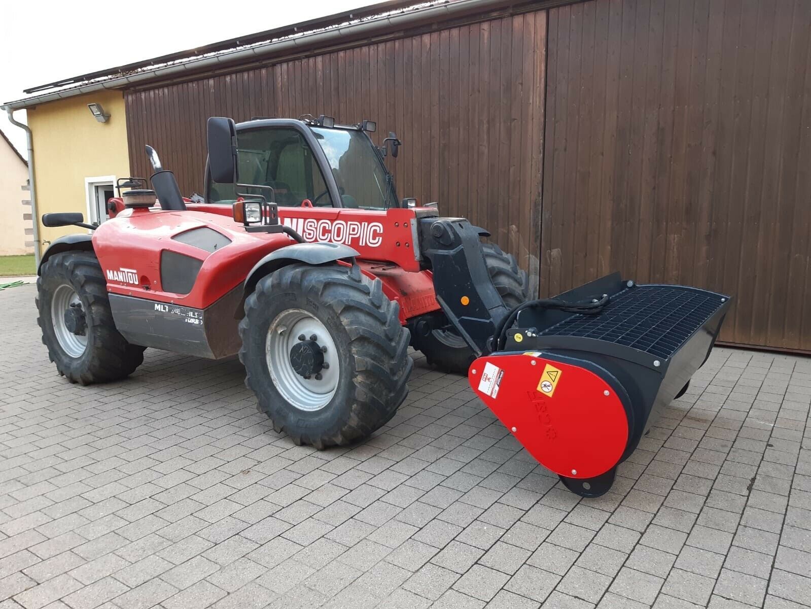 Fahrzeugabbildung Terex Betonmischschaufel  C& F - BMX 650T  Wacker, Cat