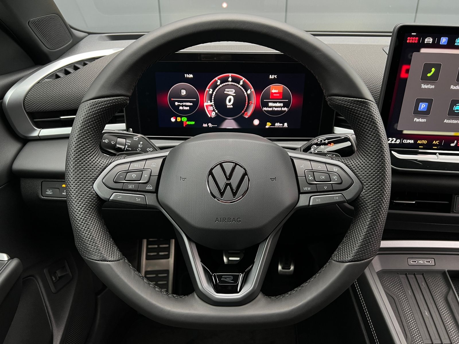 Fahrzeugabbildung Volkswagen T-Roc R-Line 1.5 eTSI DSG *Black Style, IQ-Light