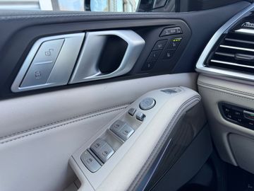 BMW X7 - 11