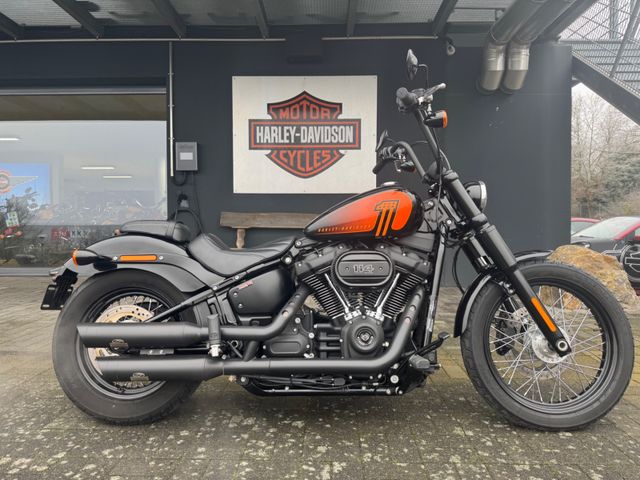 Harley-Davidson Softail Street Bob 114 /  J&H