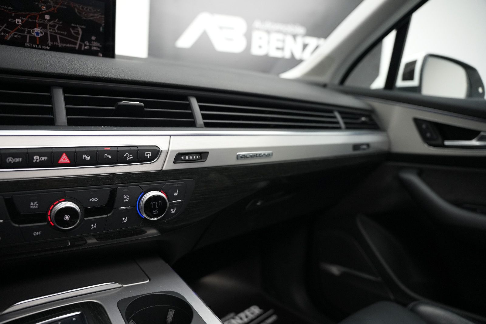 Fahrzeugabbildung Audi Q7 3.0 TDI *S-Line*Panorama*HUD*BOSE*R-Kamera*