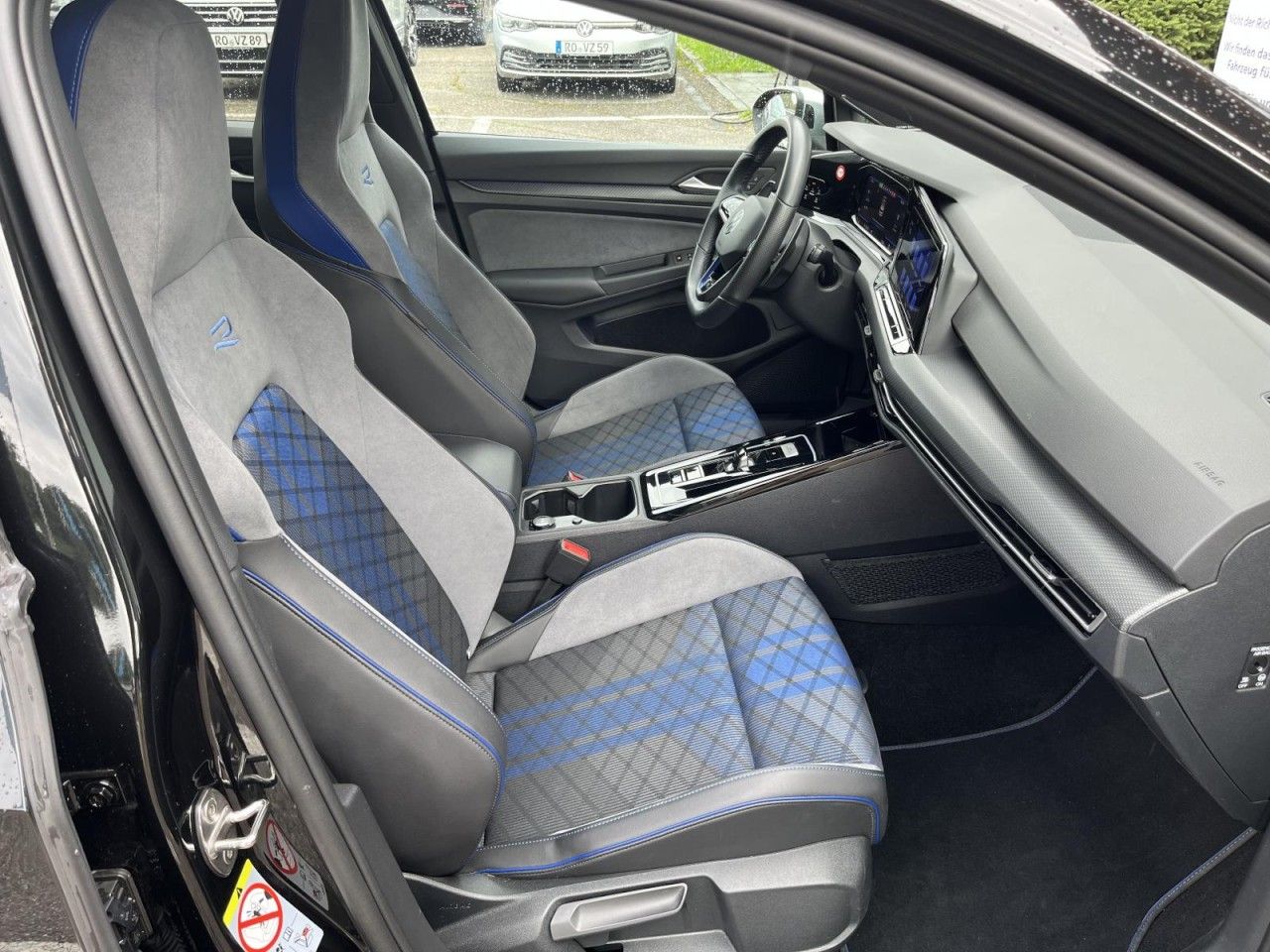 Volkswagen Golf VIII R 2,0 TSI 4Motion DSG (ACC Navi LED) foto 5