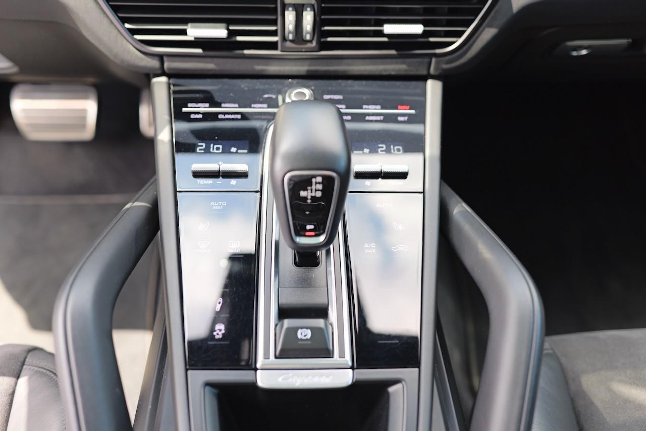 Porsche Cayenne Coupé GTS 460ch - Sport Chrono - Toit ouvrant panoramique - Carplay - Hayon éléctrique