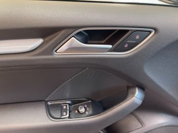Audi A3 ambiente *BI-XENON*NAVI*TEMPOMAT*SZHZ*KLIMA*