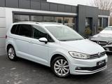 Volkswagen Touran Highline 2.0 TDI Aut*Navi*LED*ACC*CarPlay - Volkswagen Touran mit Diesel-Antrieb: Limousine, Automatik