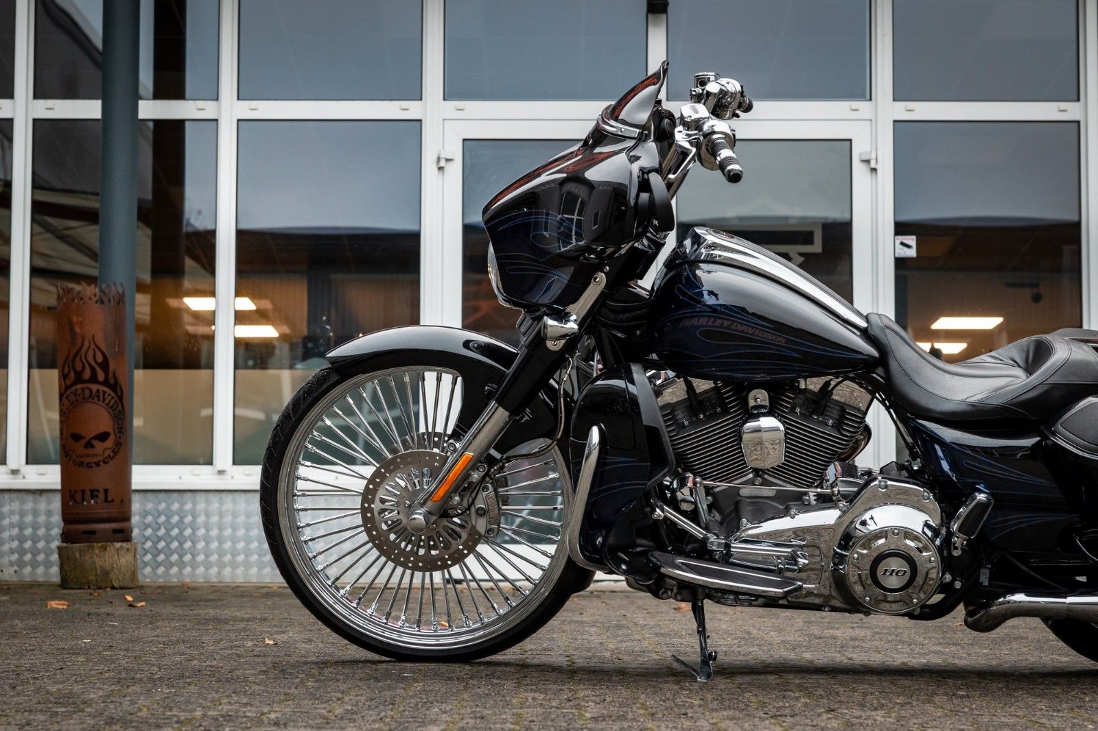 Fahrzeugabbildung Harley-Davidson CVO STREET GLIDE 110 FLHXSE - Jekill&Hyde-26Zoll