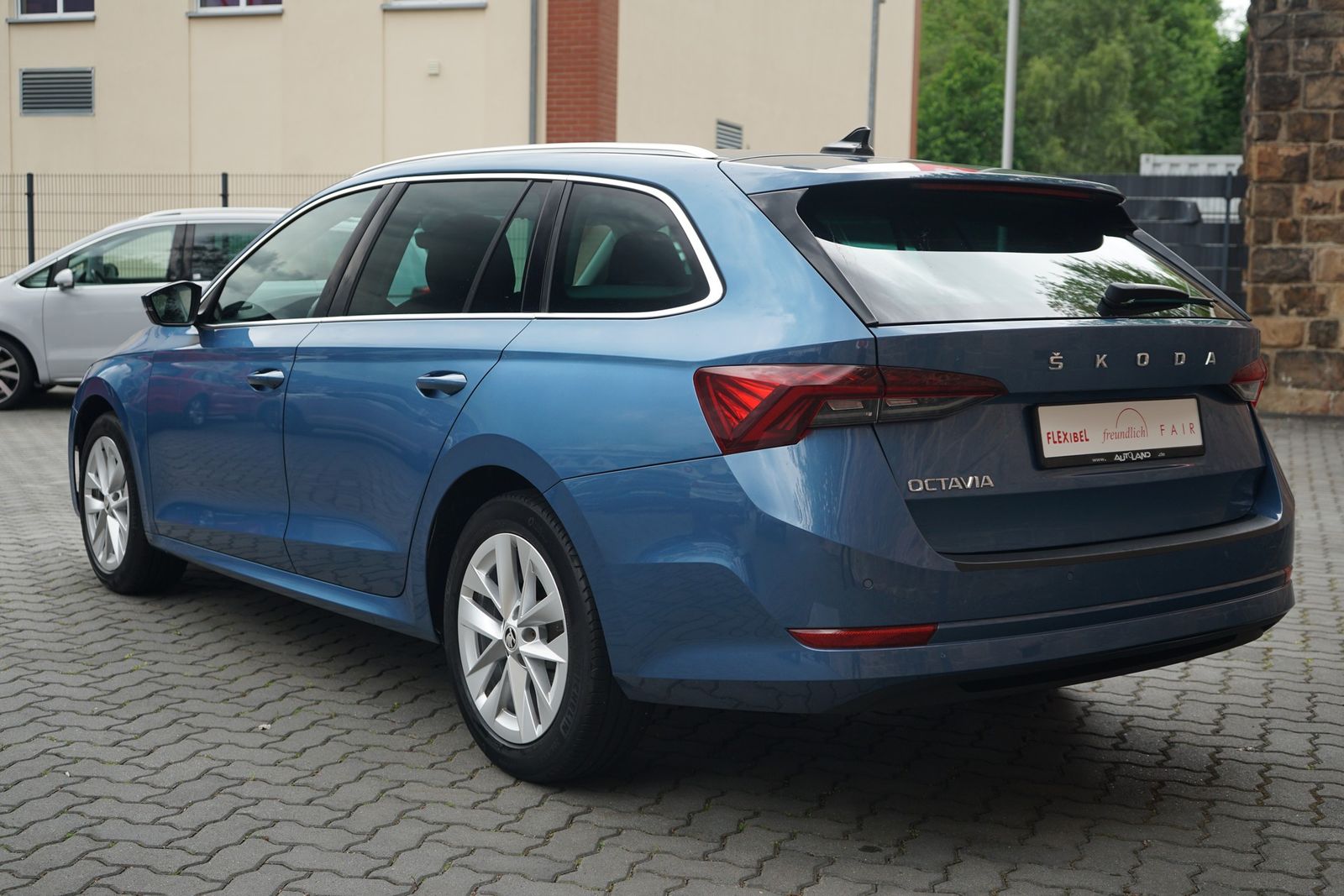 Skoda Octavia Combi 1.5 TSI First Edition LED Navi PDC foto 4