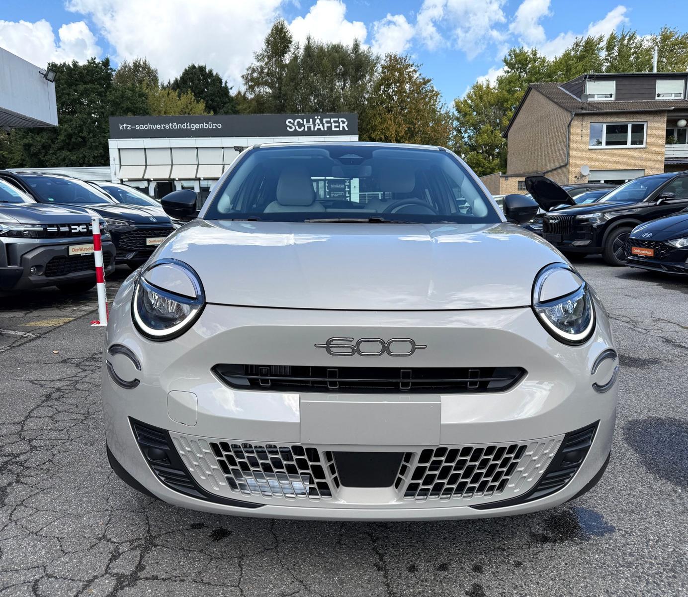 Fiat 600 Hybrid Pop 145 PS eDCT Automatik SHZ SOFORT