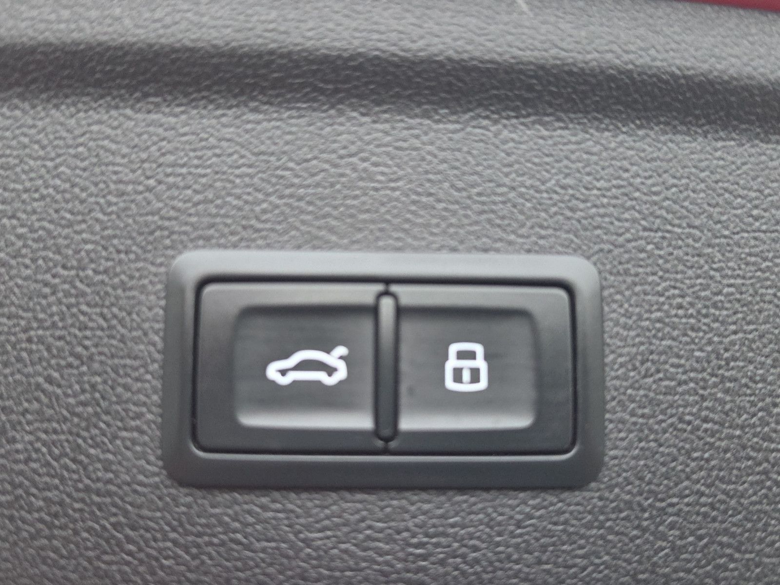 Fahrzeugabbildung Audi A3 Sportback 30 TDI S line LED AHK Kamera