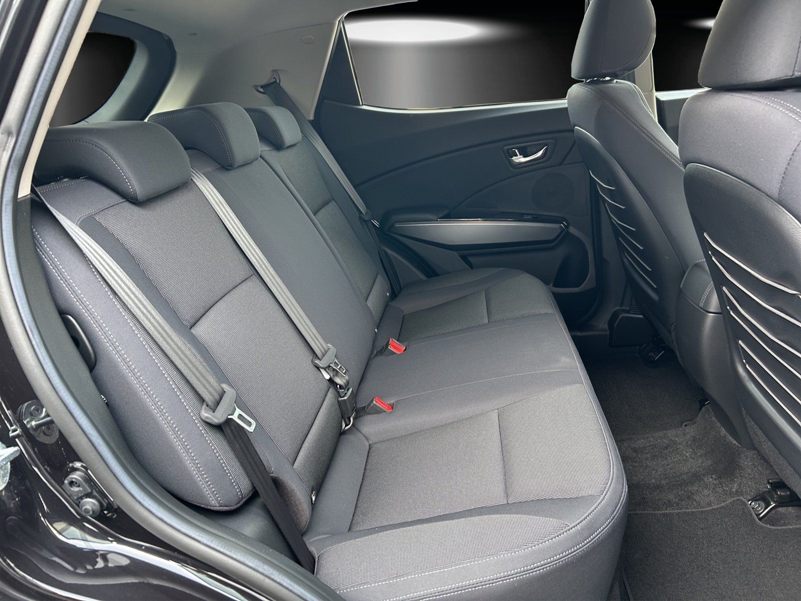 Fahrzeugabbildung Ssangyong Tivoli Fizz 1.5 T-GDI KAMERA/SHZ/NAVI/TEMPOMAT/
