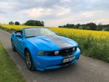 Ford Hingucker ! Blaues Mustang Cabrio - Ford Mustang mit LPG-Antrieb