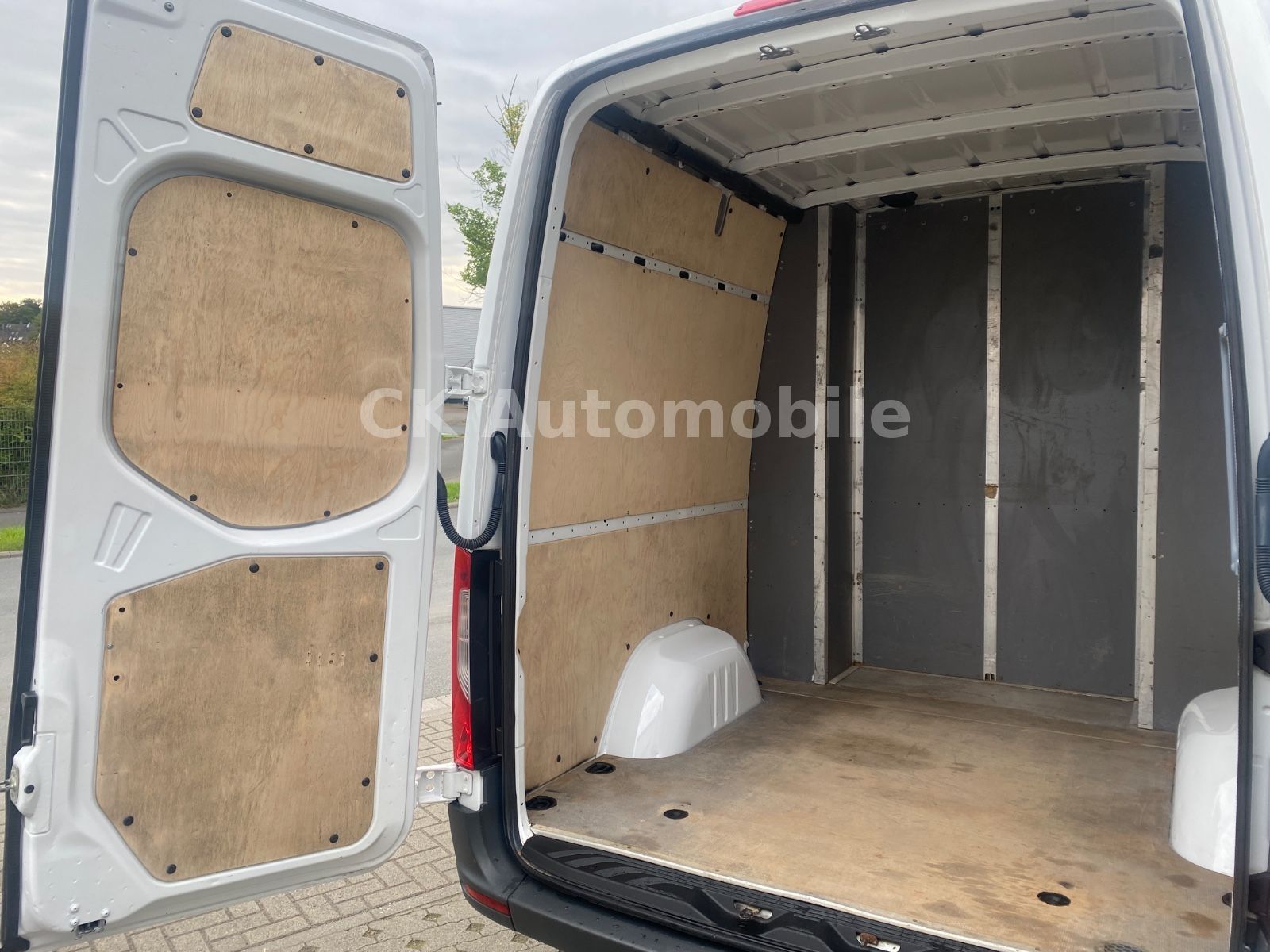 Fahrzeugabbildung Mercedes-Benz Sprinter III Kasten 316 RWD Mixto Autom./5 Sitze
