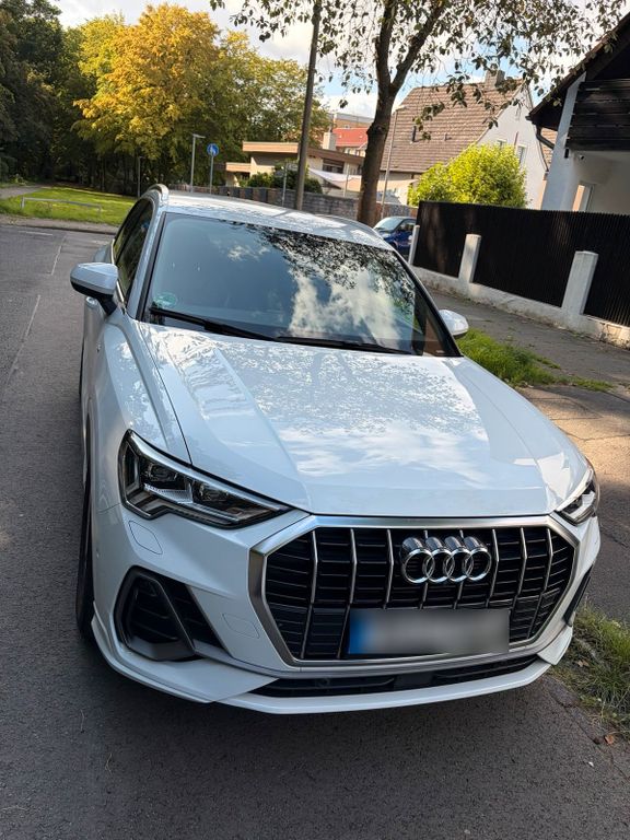 Image of Audi Q3