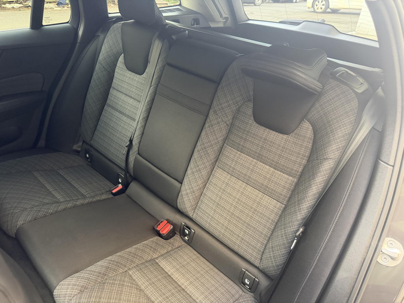 Volvo V60 Core LED ACC Virtual-Cockpit Rü-Kamera Navi