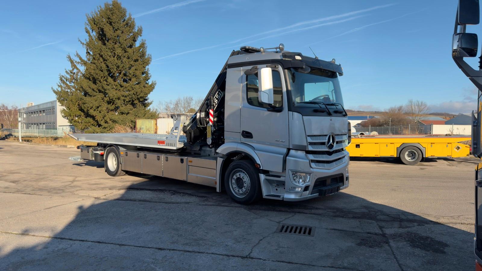 Mercedes-Benz Actros 1840 mit Isoli Slide D & FASSI 255A.2.25