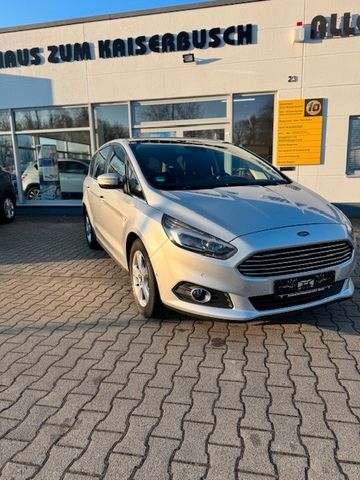 Ford S-Max S-MAX Titanium 7 Sitzer AHK