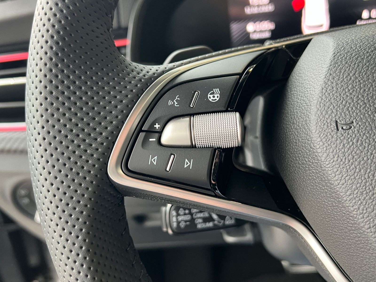 Fahrzeugabbildung SKODA Kamiq Monte Carlo 1.5 TSI DSG *AHK*