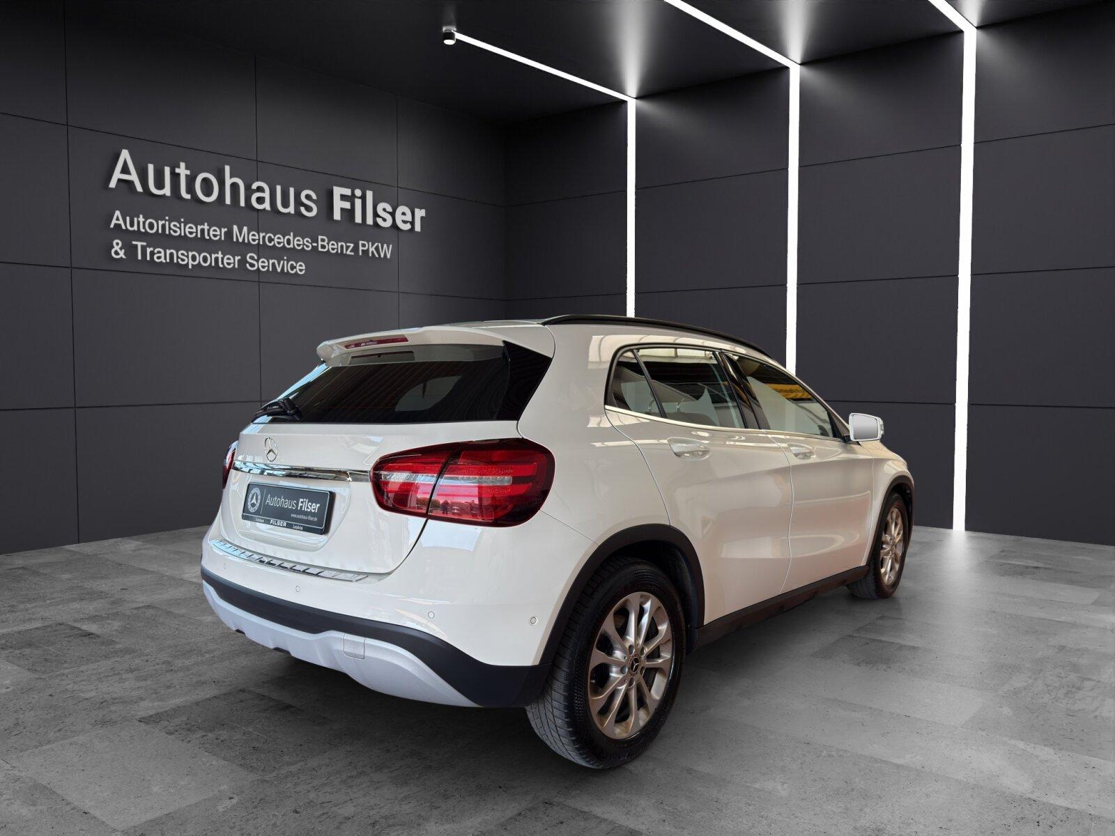 Mercedes-Benz GLA 200 *Style*Navi*LED*Klima* Keyless*8-fach*