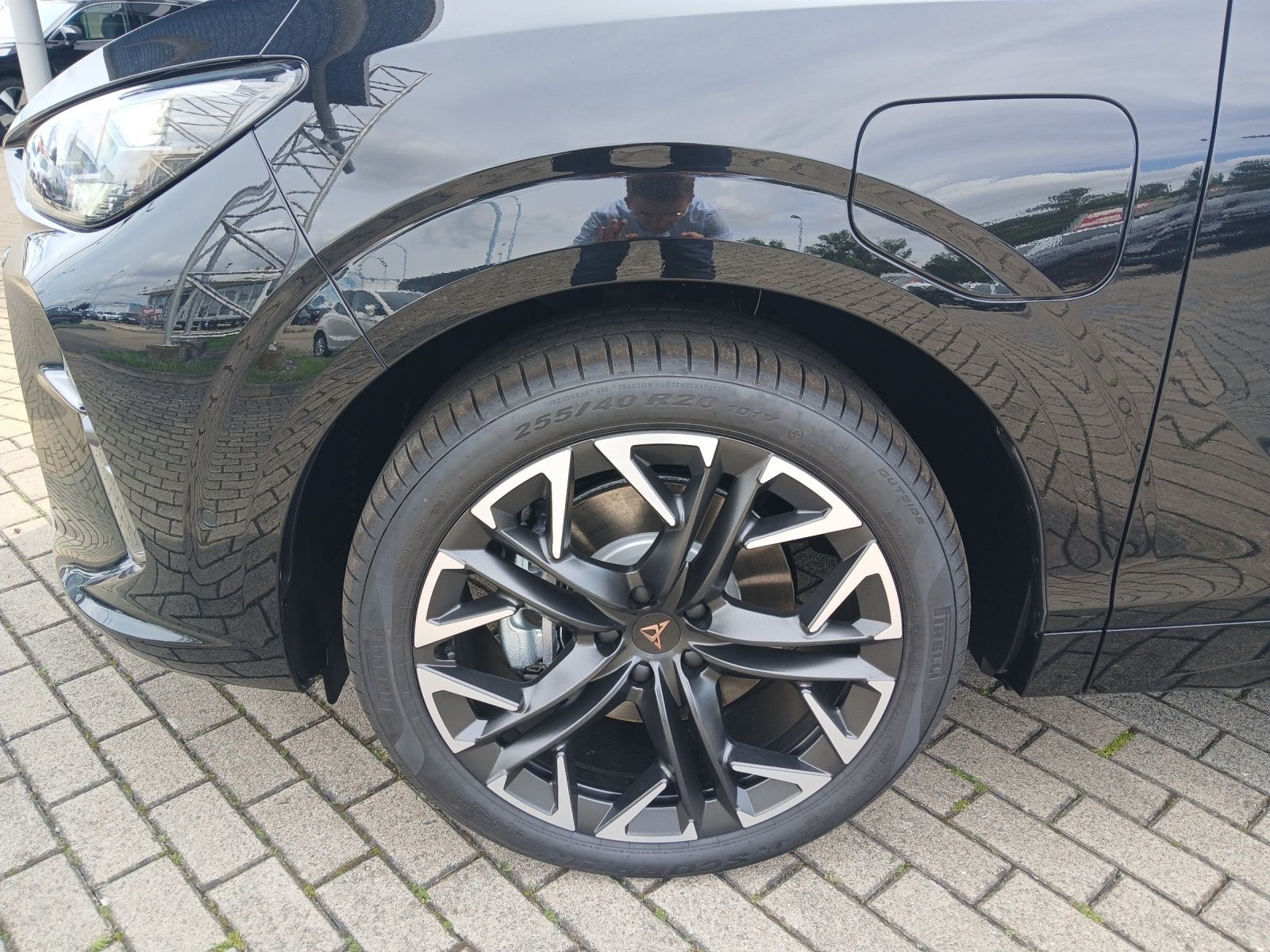 Fahrzeugabbildung CUPRA Terramar 1.5 e-Hybrid MATRIX Sennheiser