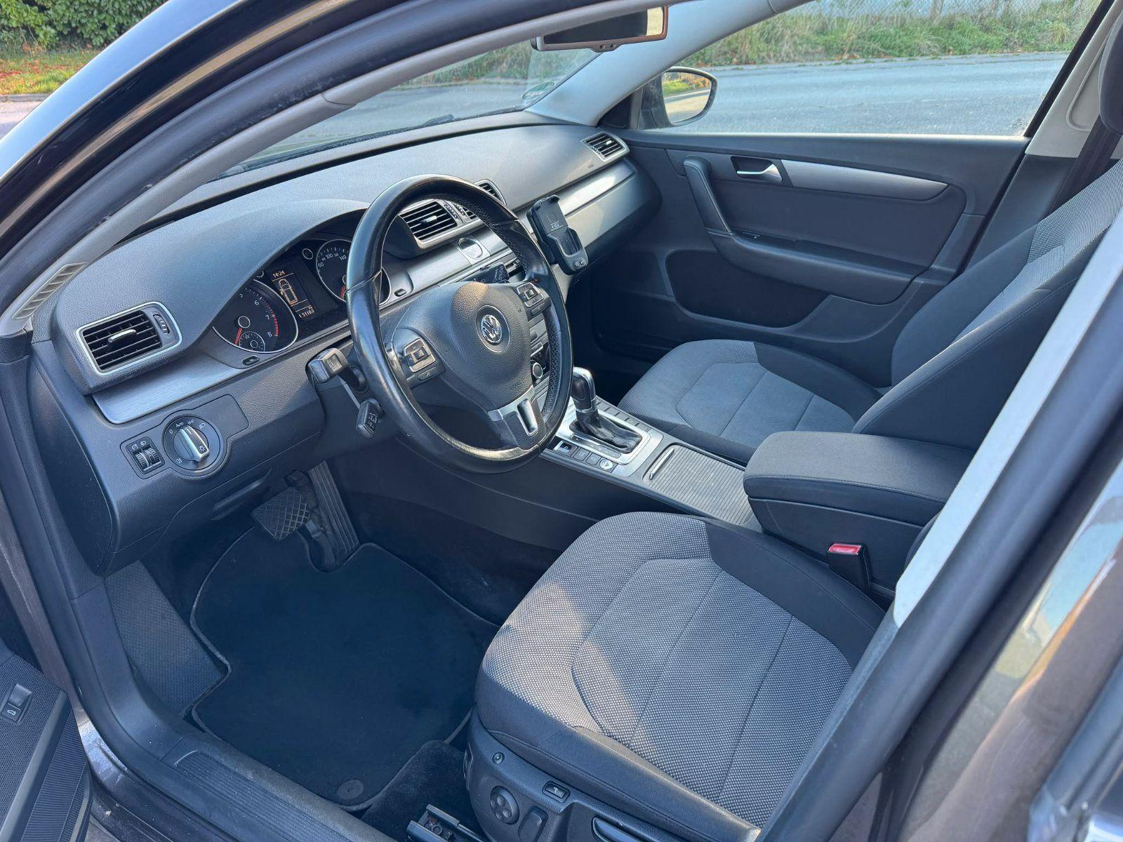 Volkswagen Passat 2012 — photo 10