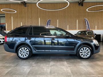 Skoda Octavia Combi Scout 4X4 *TÜV Neu*Xenon*