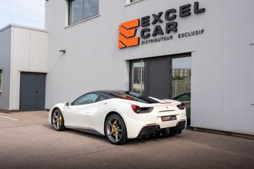 2015 Ferrari 488 GTB 照片 4