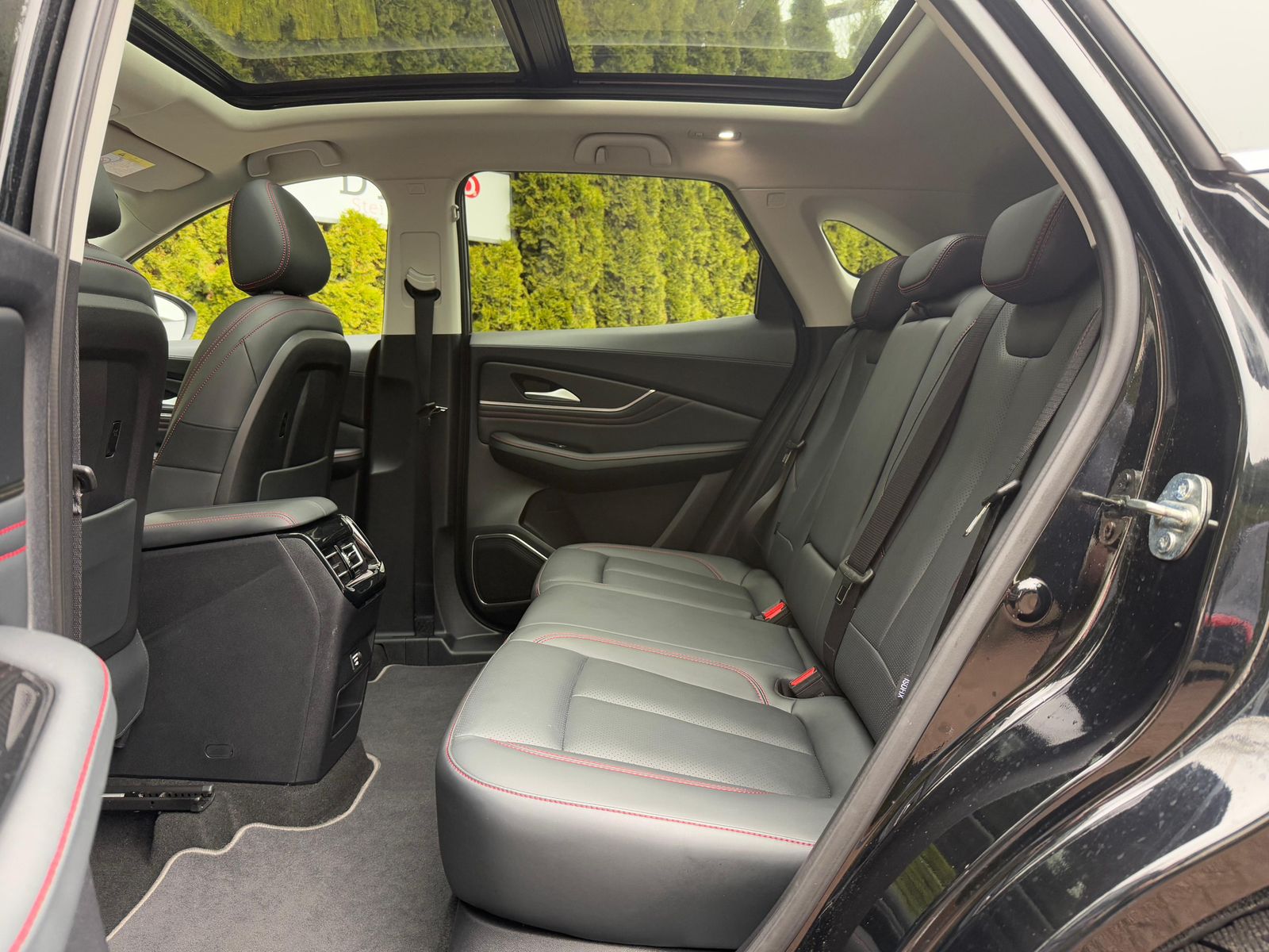 Fahrzeugabbildung DFSK Forthing 5 EVO LED+KAM+SHZ+PANO+LEDER+CARPL+AMBI