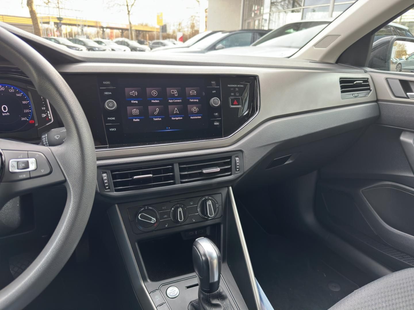Fahrzeugabbildung Volkswagen Polo Comfortline 1.0 TSI, 70 kW, DSG, Navi, SH,