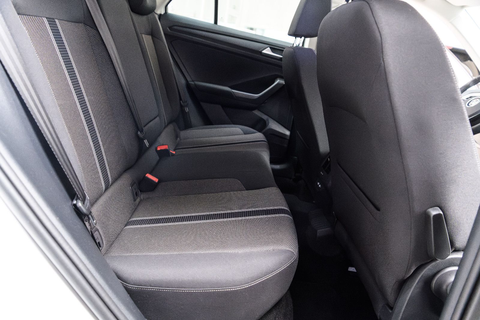 Fahrzeugabbildung Volkswagen T-Roc Style +Bicolor +Navi *GJR+SHZ+LANE ASS