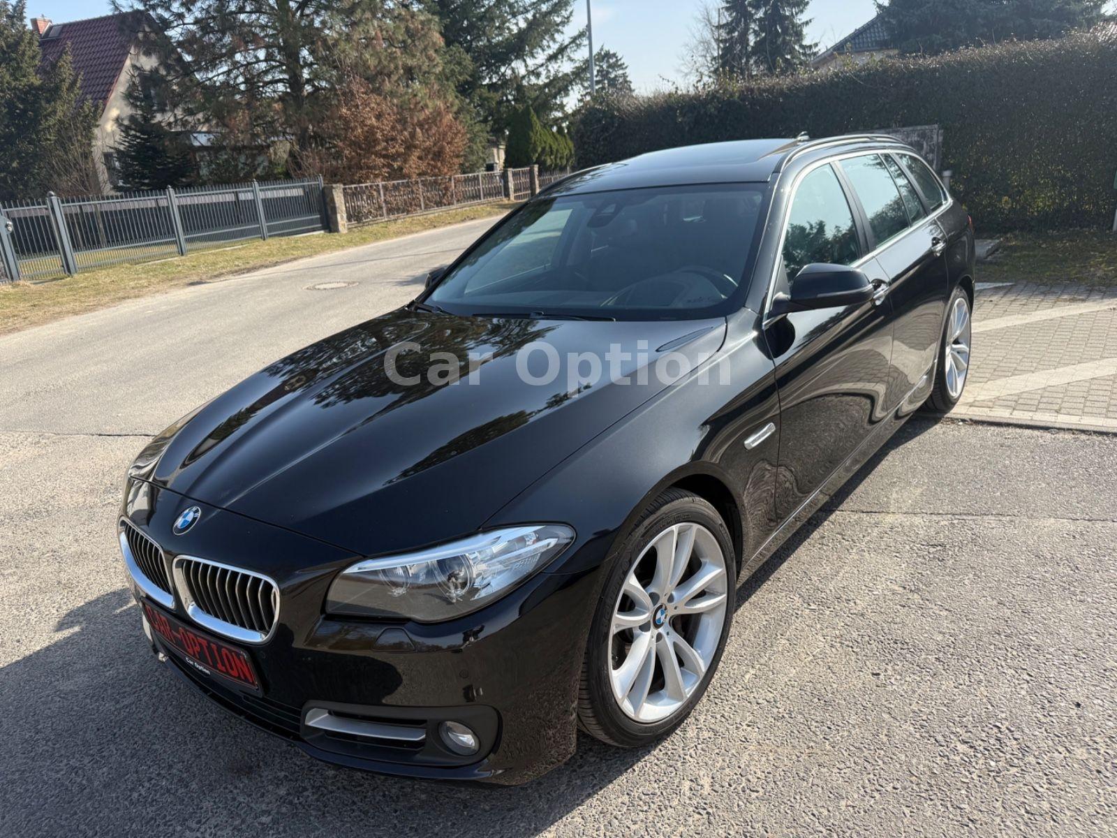 BMW 525d Touring /Panorama/HeadUp/SoftClose/19 Zoll
