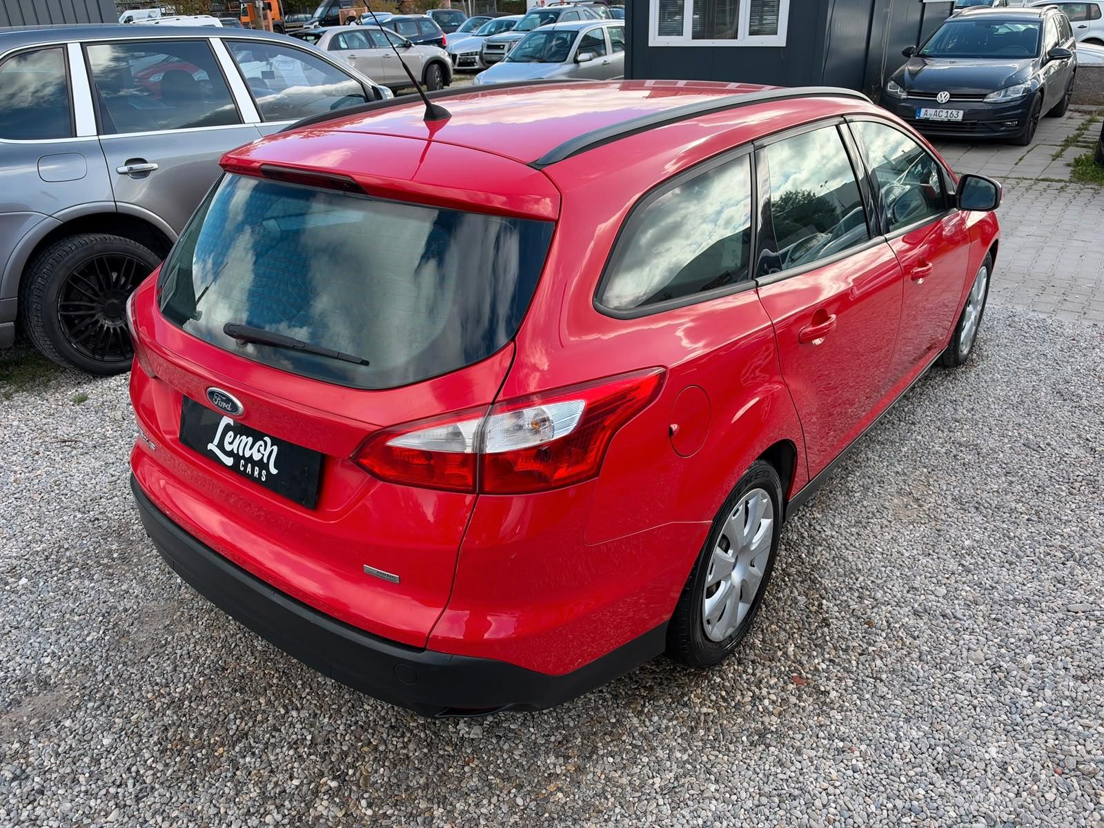 Ford Focus 2011 — photo 18